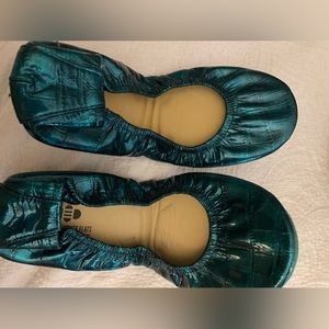 Storehouse flats size 11 teal zeal crocs
